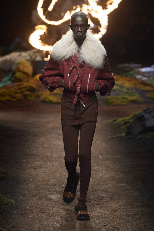 من مجموعة Blumarine لموسم خريف وشتاء 2023-2024