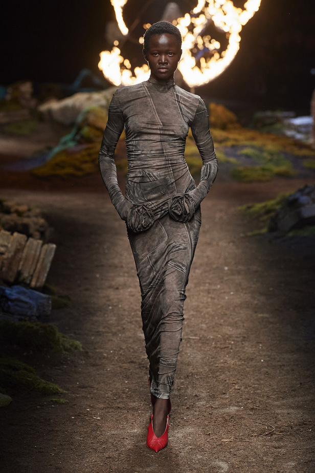 من مجموعة Blumarine لموسم خريف وشتاء 2023-2024