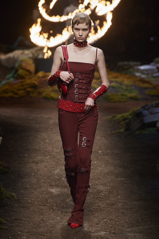 من مجموعة Blumarine لموسم خريف وشتاء 2023-2024