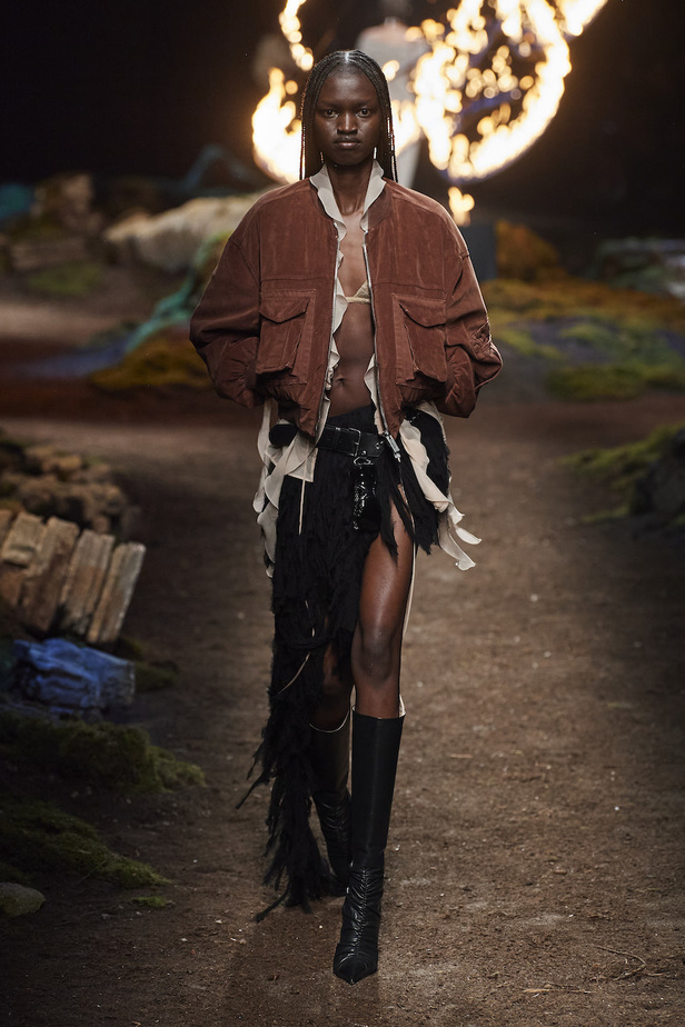 من مجموعة Blumarine لموسم خريف وشتاء 2023-2024