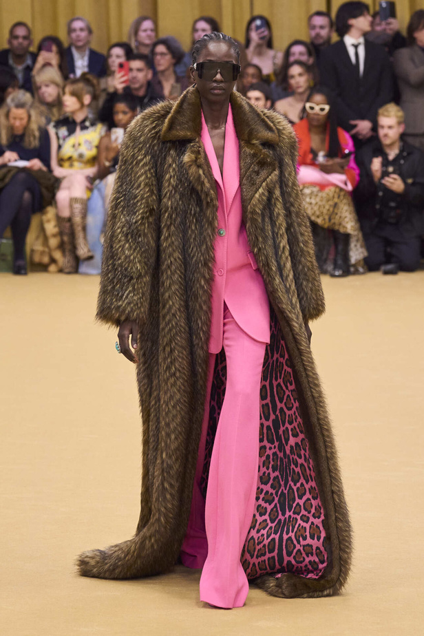 مجموعة Roberto Cavalli لخريف وشتاء 2024 في ميلانو