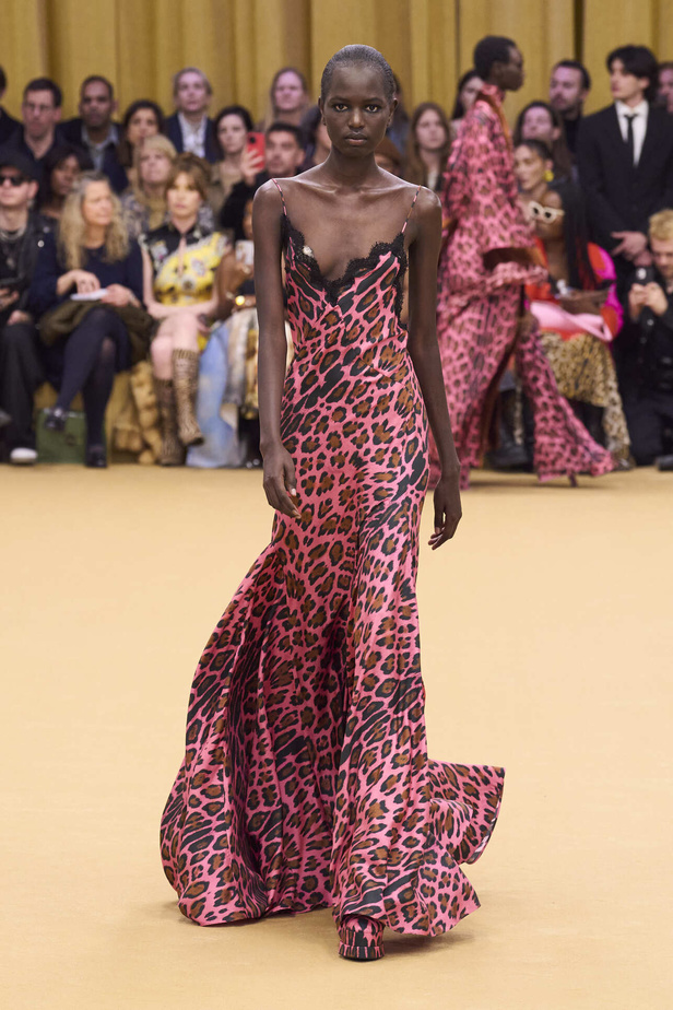 مجموعة Roberto Cavalli لخريف وشتاء 2024 في ميلانو