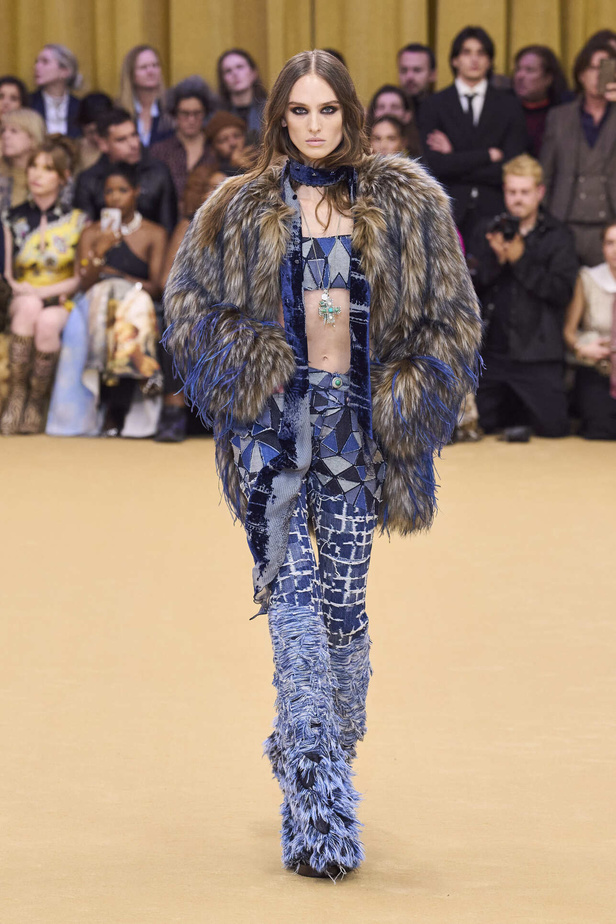 مجموعة Roberto Cavalli لخريف وشتاء 2024 في ميلانو