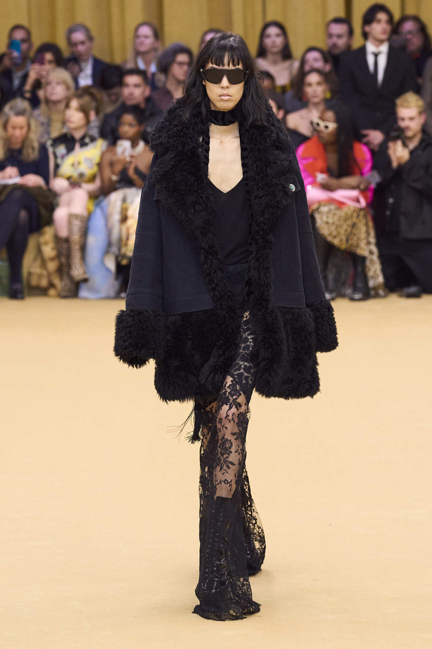 مجموعة Roberto Cavalli لخريف وشتاء 2024 في ميلانو