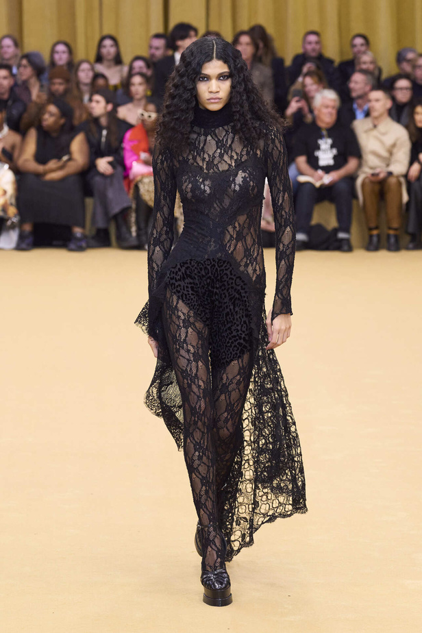 مجموعة Roberto Cavalli لخريف وشتاء 2024 في ميلانو