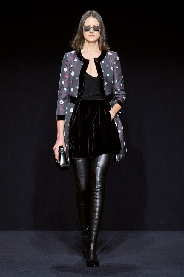 مجموعة Emporio Armani "سيرك الحياة"... إطلالات كلاسيكية بلمسة مرحة