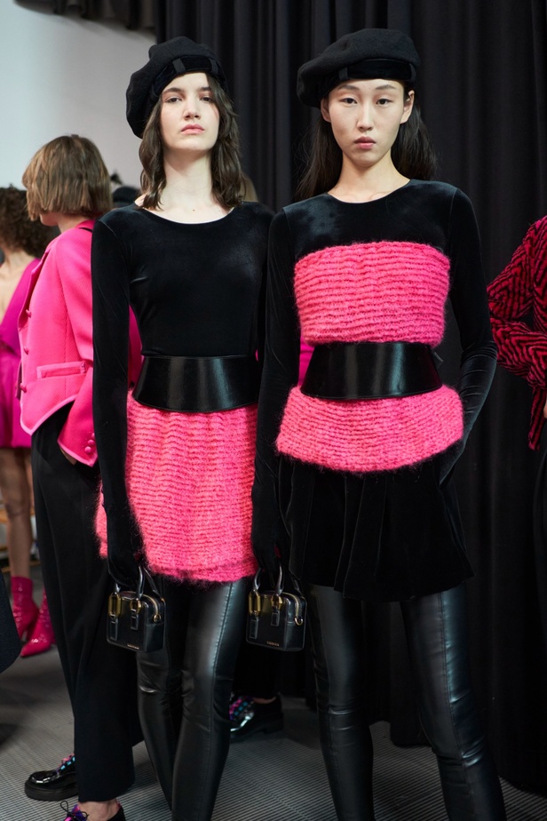 مجموعة Emporio Armani "سيرك الحياة"... إطلالات كلاسيكية بلمسة مرحة