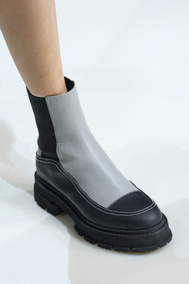 مجموعة Emporio Armani "سيرك الحياة"... إطلالات كلاسيكية بلمسة مرحة