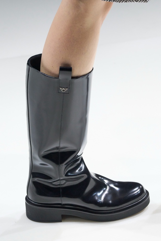 مجموعة Emporio Armani "سيرك الحياة"... إطلالات كلاسيكية بلمسة مرحة