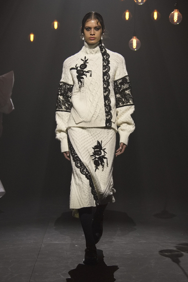 من مجموعة Erdem لموسم خريف وشتاء 2023-2024