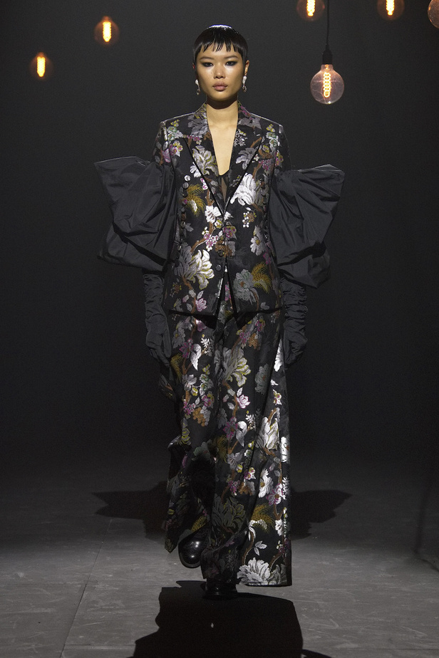 من مجموعة Erdem لموسم خريف وشتاء 2023-2024