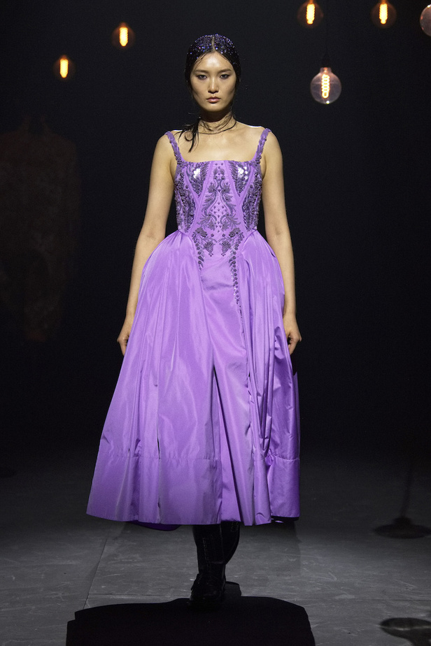 من مجموعة Erdem لموسم خريف وشتاء 2023-2024