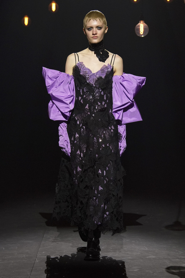 من مجموعة Erdem لموسم خريف وشتاء 2023-2024