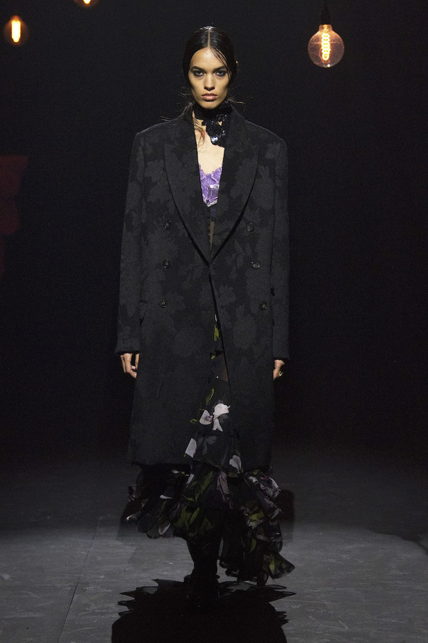 من مجموعة Erdem لموسم خريف وشتاء 2023-2024