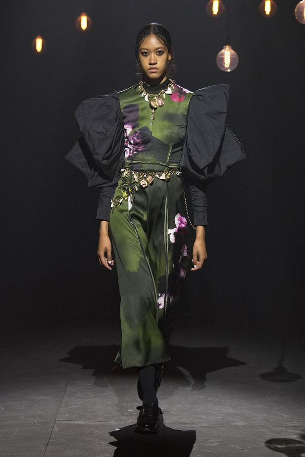 من مجموعة Erdem لموسم خريف وشتاء 2023-2024