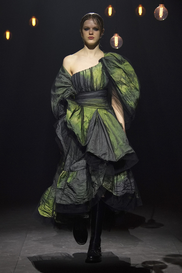 من مجموعة Erdem لموسم خريف وشتاء 2023-2024