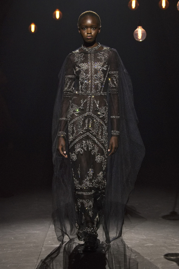 من مجموعة Erdem لموسم خريف وشتاء 2023-2024