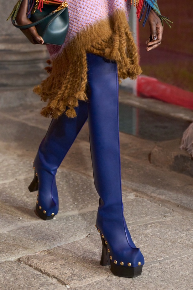 مجموعة Etro لخريف وشتاء 2023... عودة إلى الجذور واعتناق إرث المنسوجات الخاص بالدار 