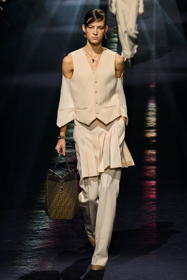 مجموعة Fendi لموسم خريف وشتاء 2023-2024