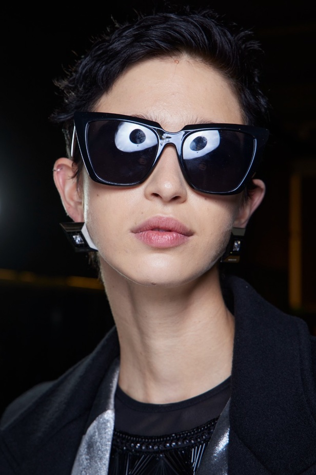 اطلالات جمالية من عرض Alberta Ferretti لخريف وشتاء 2023-2024