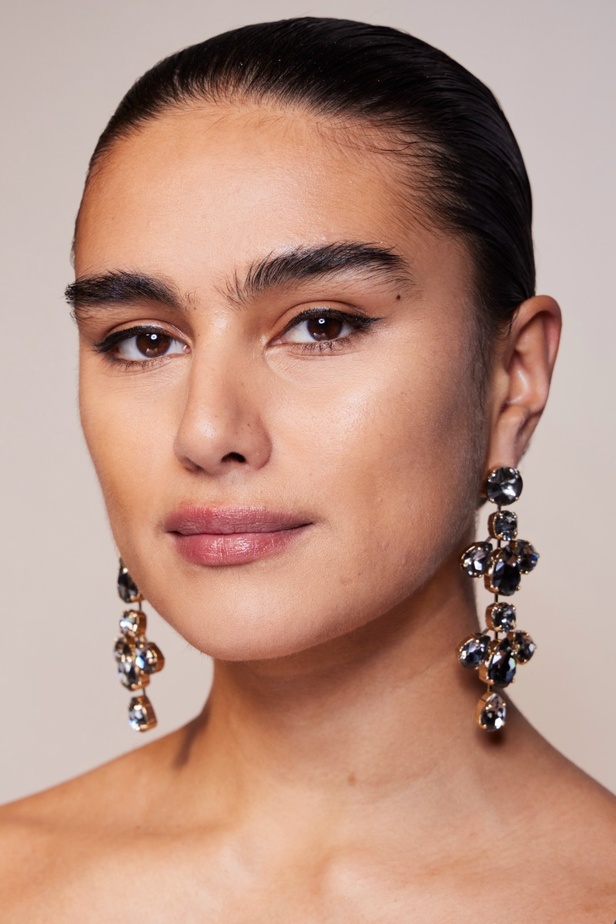 اطلالات جمالية من مجموعة كارولينا هيريرا لخريف 2023