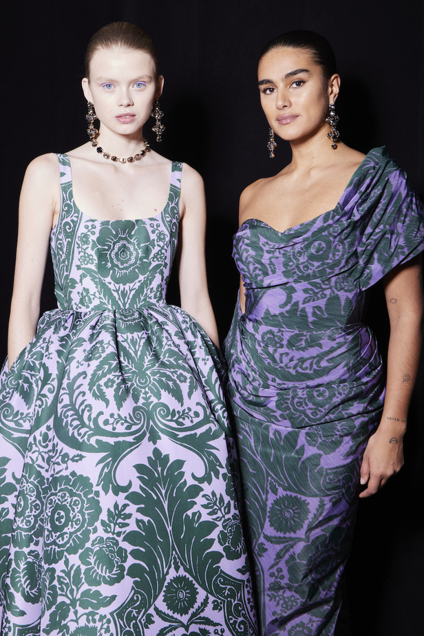 كواليس مجموعة كارولينا هيريرا لخريف 23 