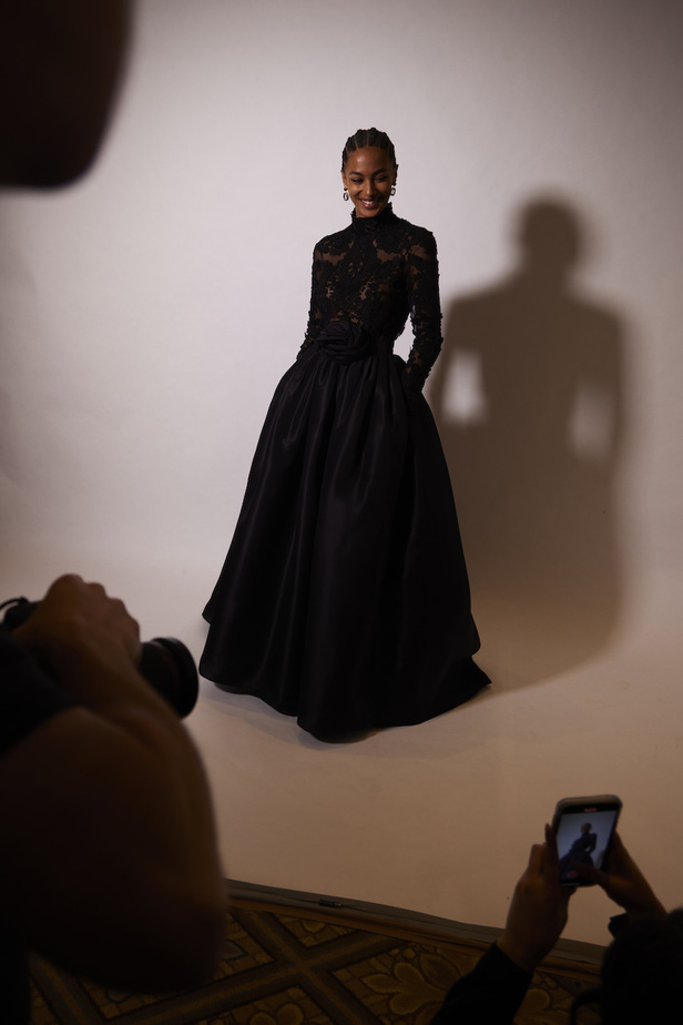 كواليس مجموعة كارولينا هيريرا لخريف 23 