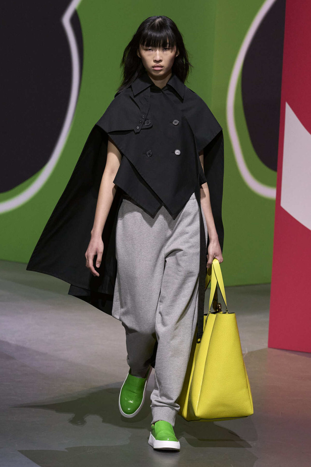عرض أزياء مجموعة JW Anderson لموسم خريف وشتاء 2023