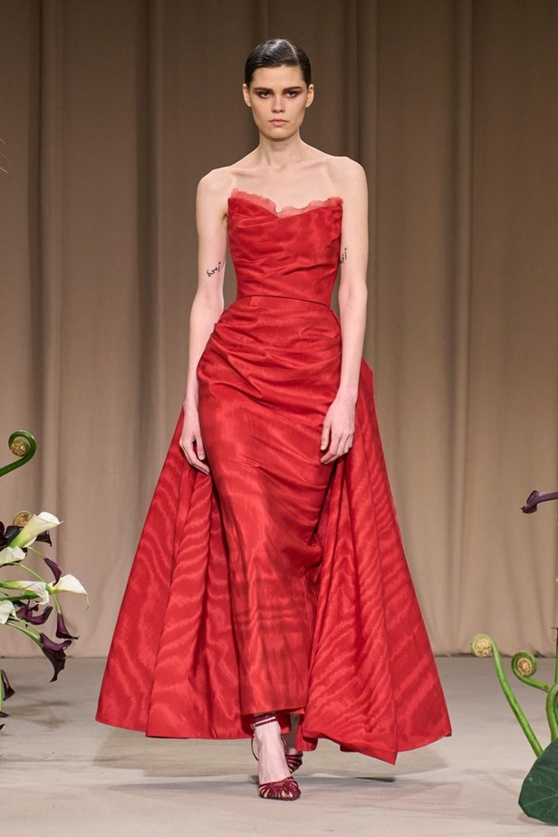 مجموعة دار Jason Wu لخريف وشتاء 2023 - 2024