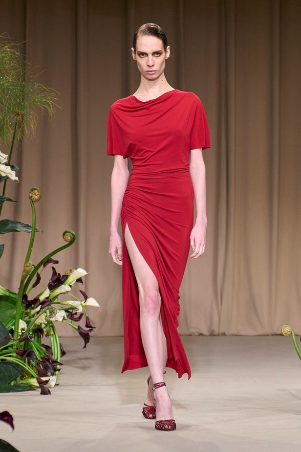 مجموعة دار Jason Wu لخريف وشتاء 2023 - 2024