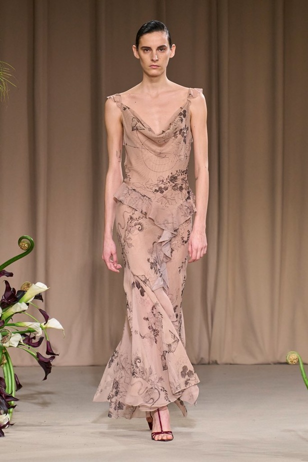 مجموعة دار Jason Wu لخريف وشتاء 2023 - 2024