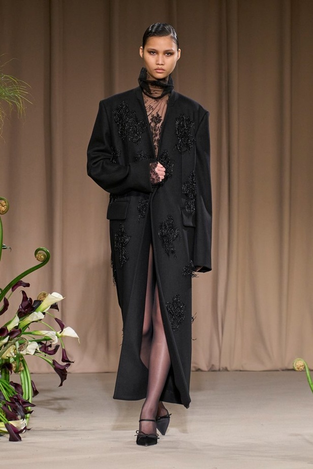 مجموعة دار Jason Wu لخريف وشتاء 2023 - 2024