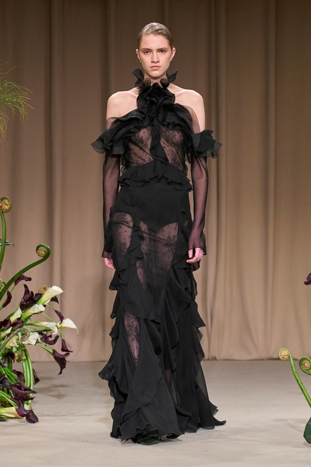 مجموعة دار Jason Wu لخريف وشتاء 2023 - 2024