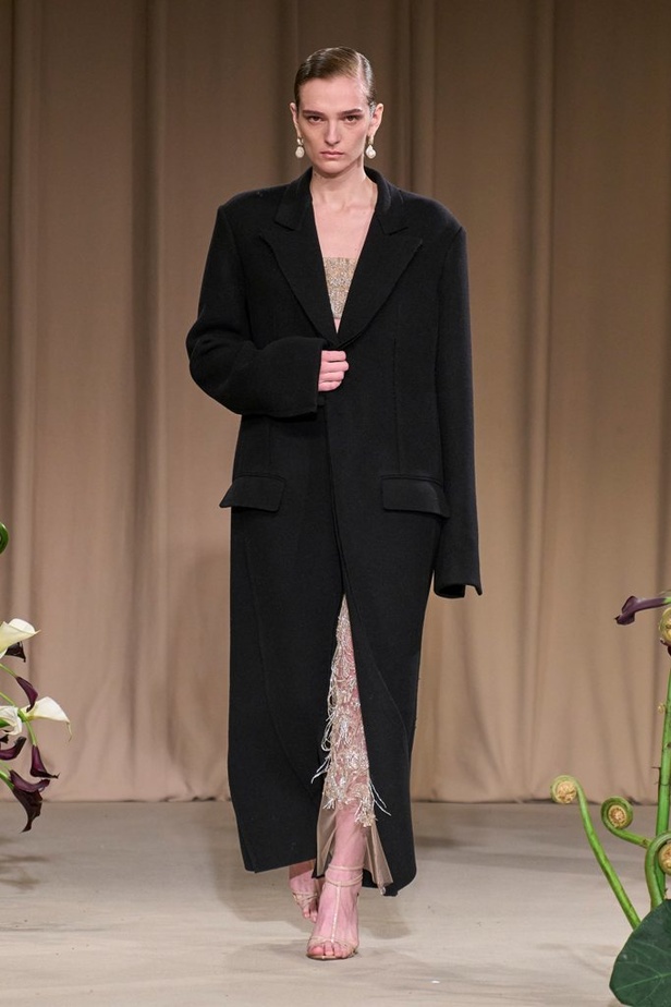 مجموعة دار Jason Wu لخريف وشتاء 2023 - 2024