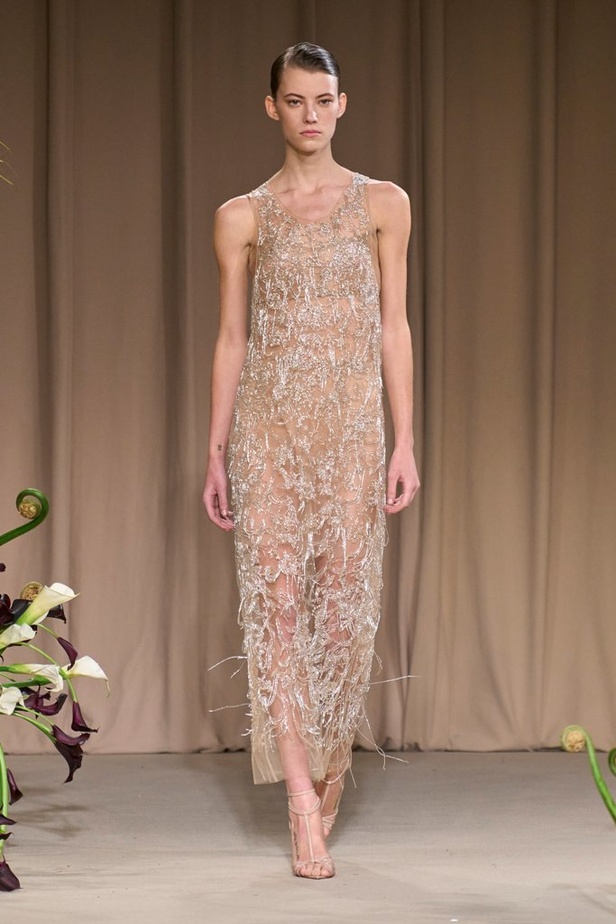 مجموعة دار Jason Wu لخريف وشتاء 2023 - 2024