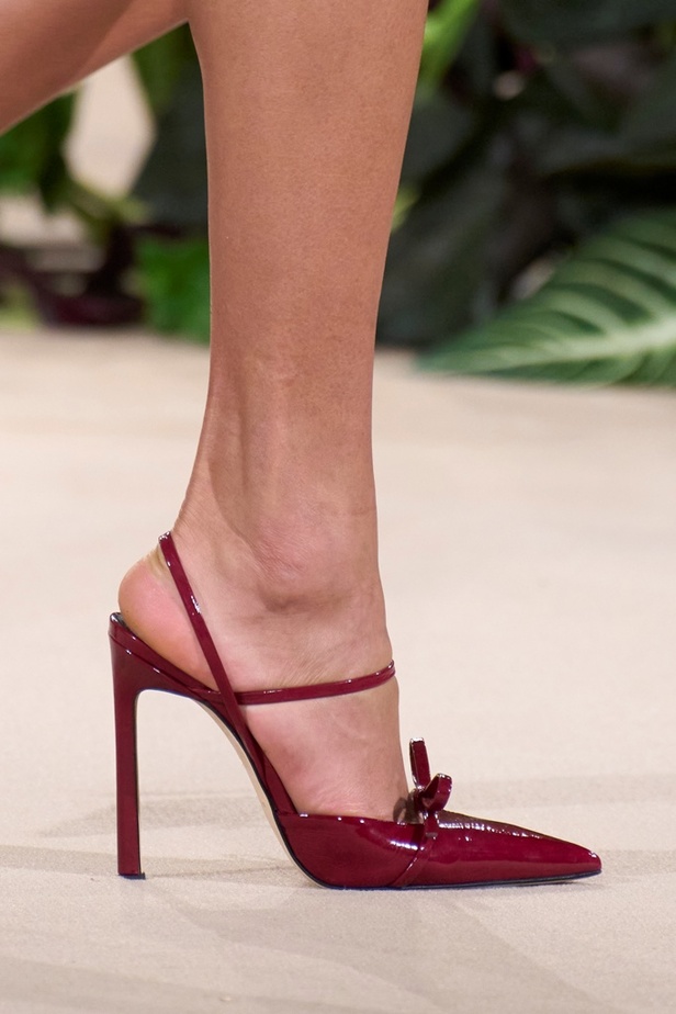 اكسسوارات مجموعة دار Jason Wu لخريف وشتاء 2023 - 2024