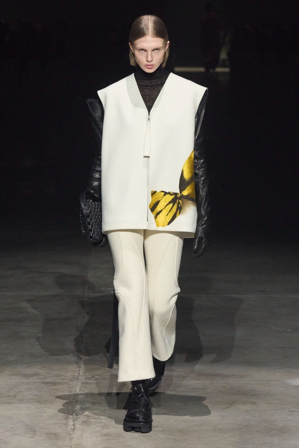 مجموعة Jil Sander عكست تصاميم أكثر جرأة مع الحفاظ على البساطة