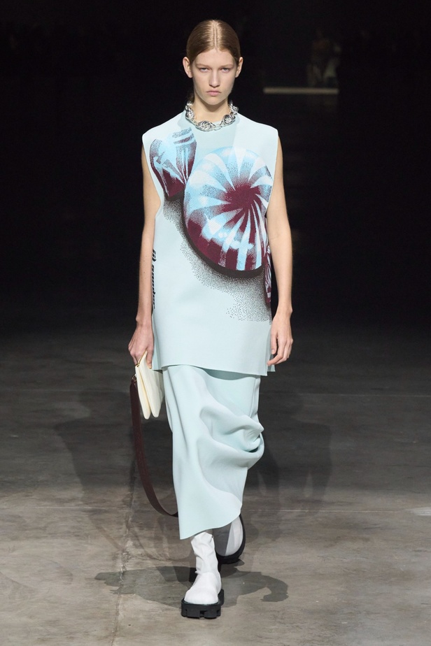 مجموعة Jil Sander عكست تصاميم أكثر جرأة مع الحفاظ على البساطة