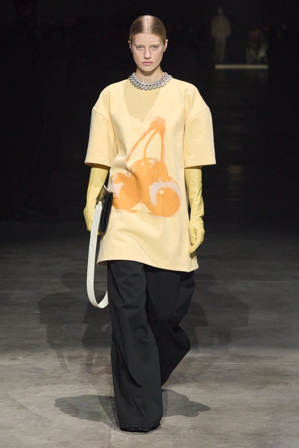 مجموعة Jil Sander عكست تصاميم أكثر جرأة مع الحفاظ على البساطة