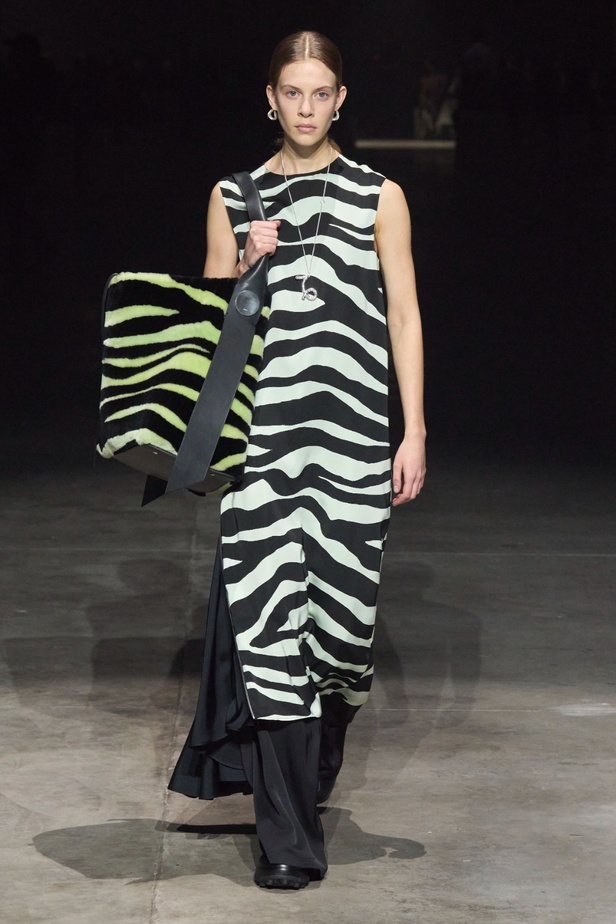 مجموعة Jil Sander عكست تصاميم أكثر جرأة مع الحفاظ على البساطة