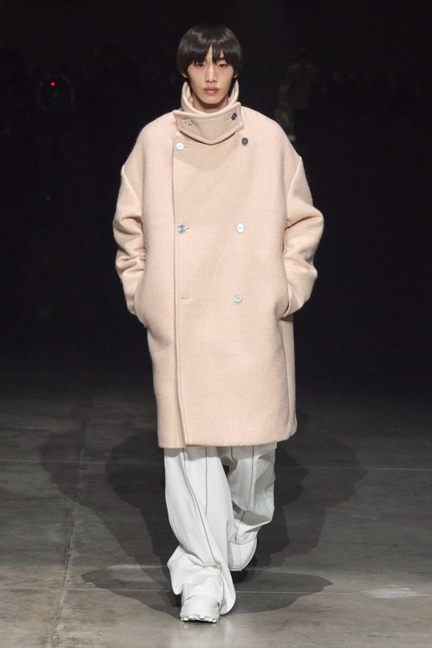 مجموعة Jil Sander عكست تصاميم أكثر جرأة مع الحفاظ على البساطة