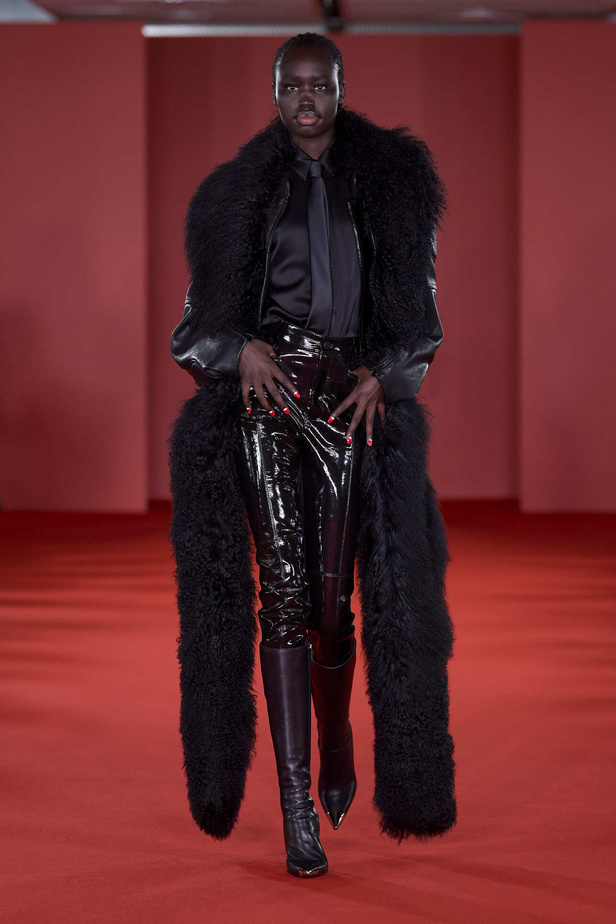 مجموعة David Koma لخريف وشتاء 2024 في لندن