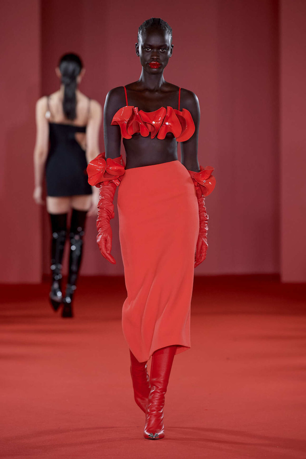 مجموعة David Koma لخريف وشتاء 2024 في لندن