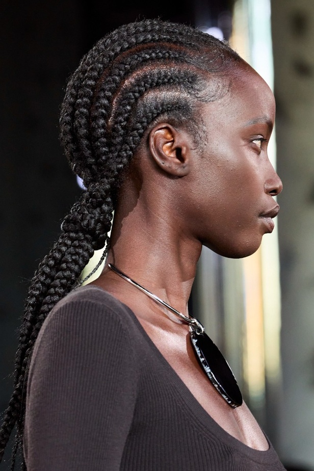 اطلالات جمالية من اطلالات جمالية من مجموعة مايكل كورس لخريف 2023