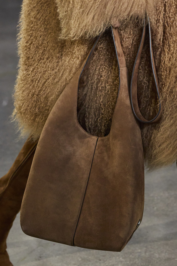 اكسسوارات مجموعة مايكل كورس لموسم خريف وشتاء 2023