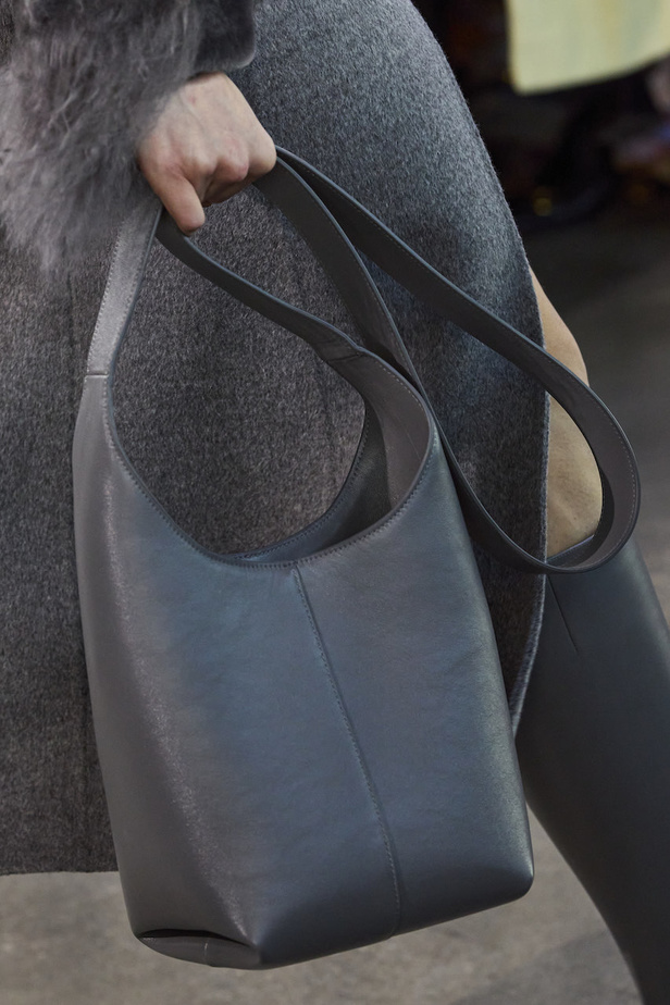 اكسسوارات مجموعة مايكل كورس لموسم خريف وشتاء 2023