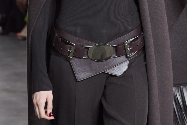 اكسسوارات مجموعة مايكل كورس لموسم خريف وشتاء 2023