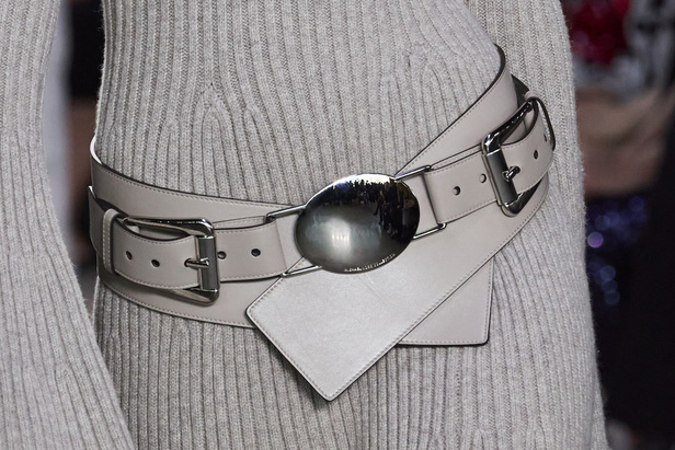 اكسسوارات مجموعة مايكل كورس لموسم خريف وشتاء 2023