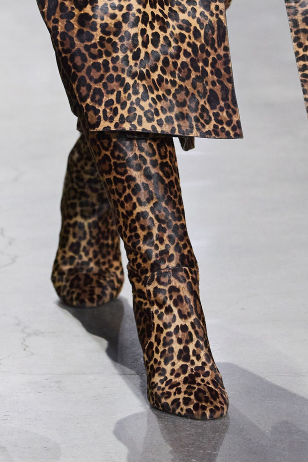 اكسسوارات مجموعة مايكل كورس لموسم خريف وشتاء 2023