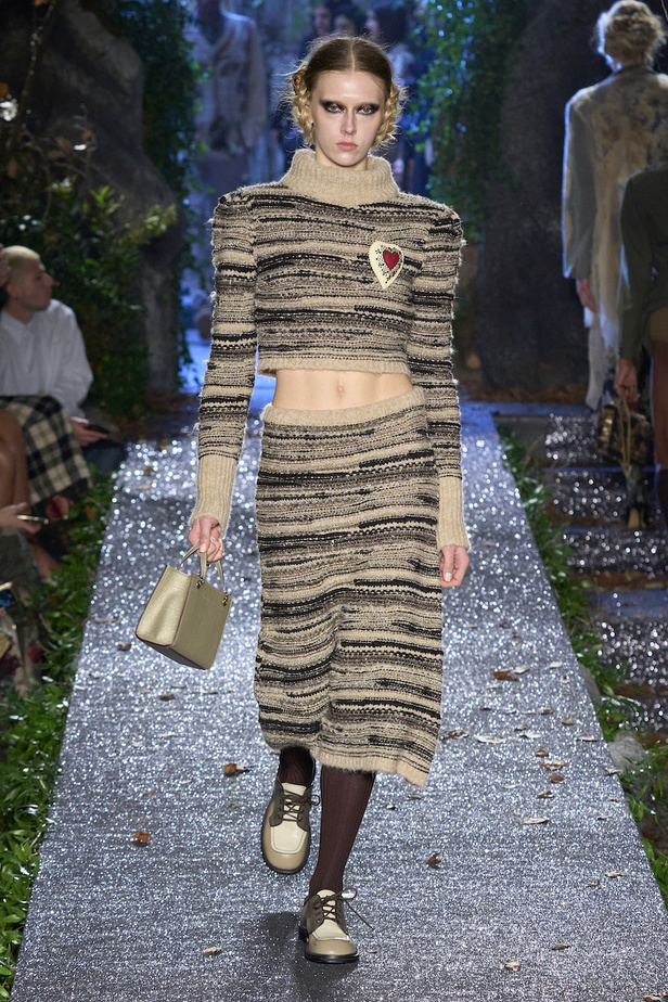 من مجموعة أنطونيو ماراس لموسم خريف وشتاء2023-2024